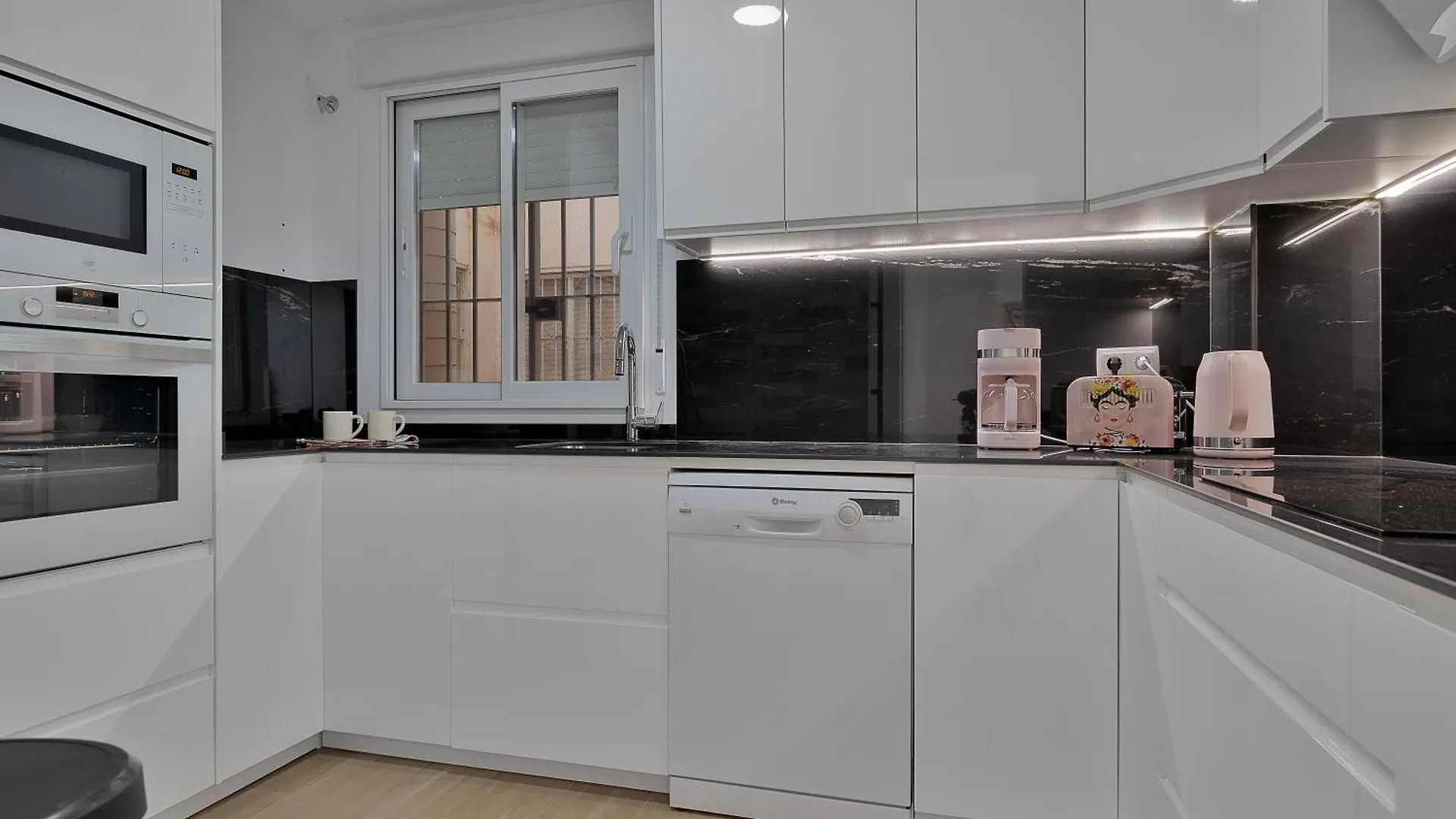 Lorcrisur Apt Near Puerto Banus Marbella 0*,  Spain