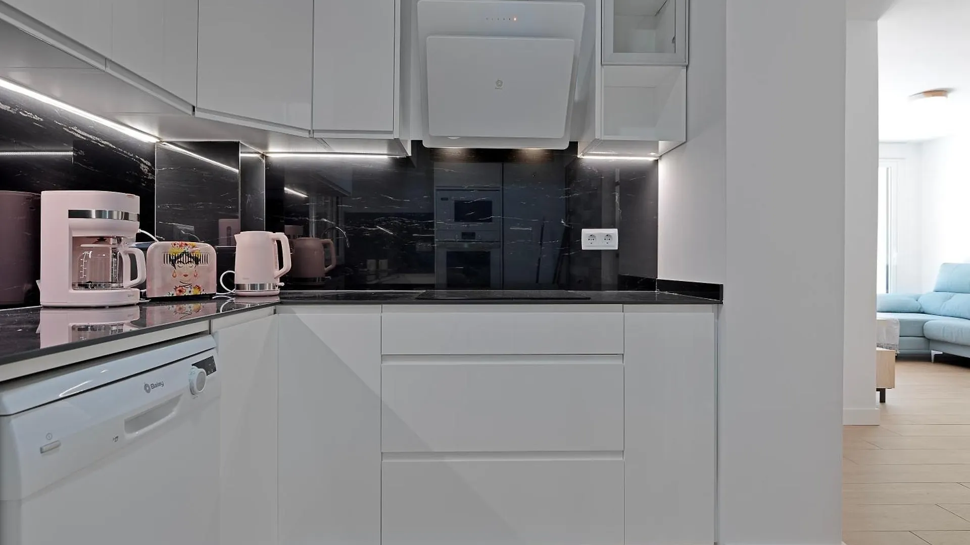 Lorcrisur Apt Near Puerto Banus Marbella Spain
