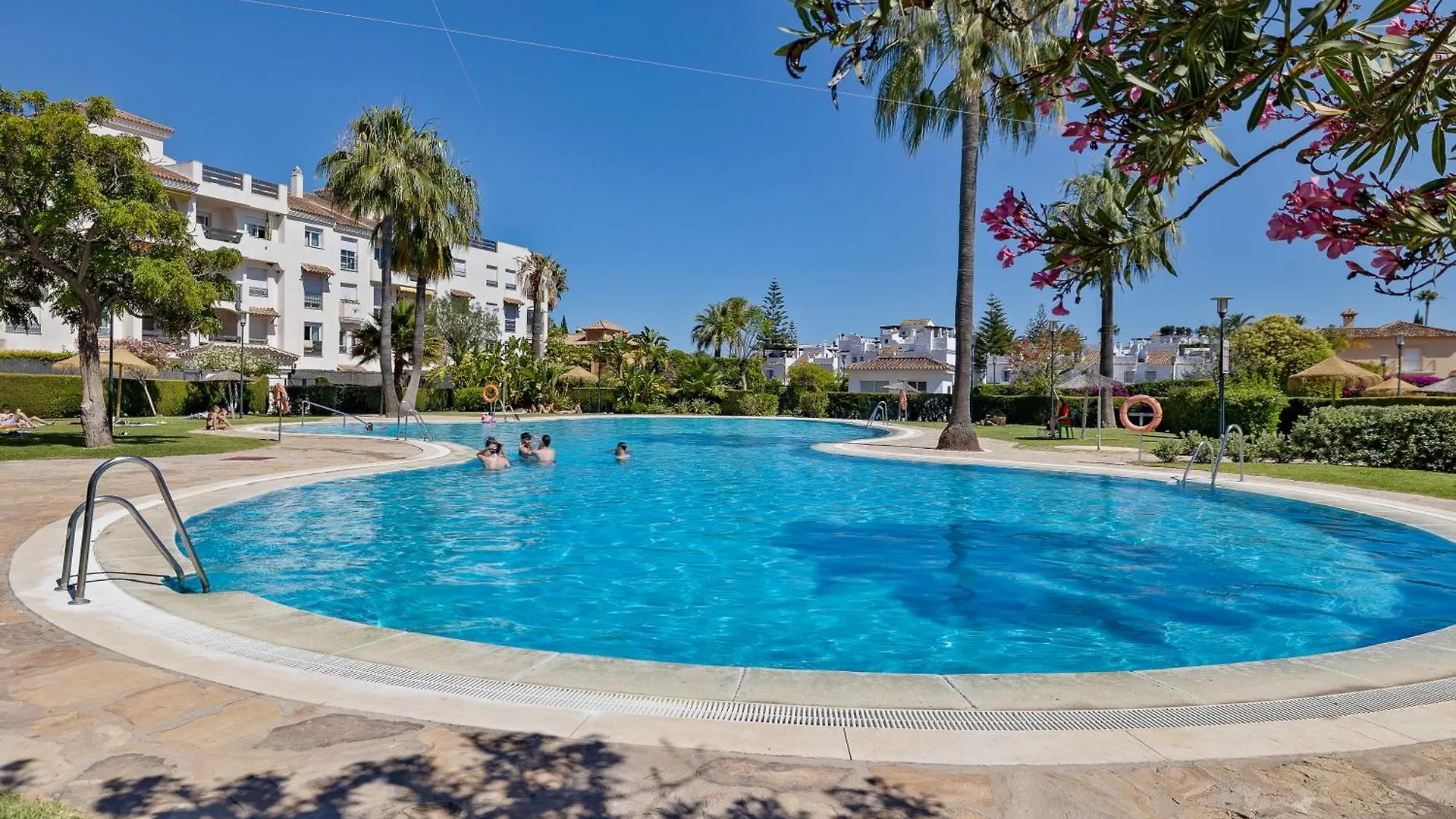 Lorcrisur Apt Near Puerto Banus Marbella Apartment